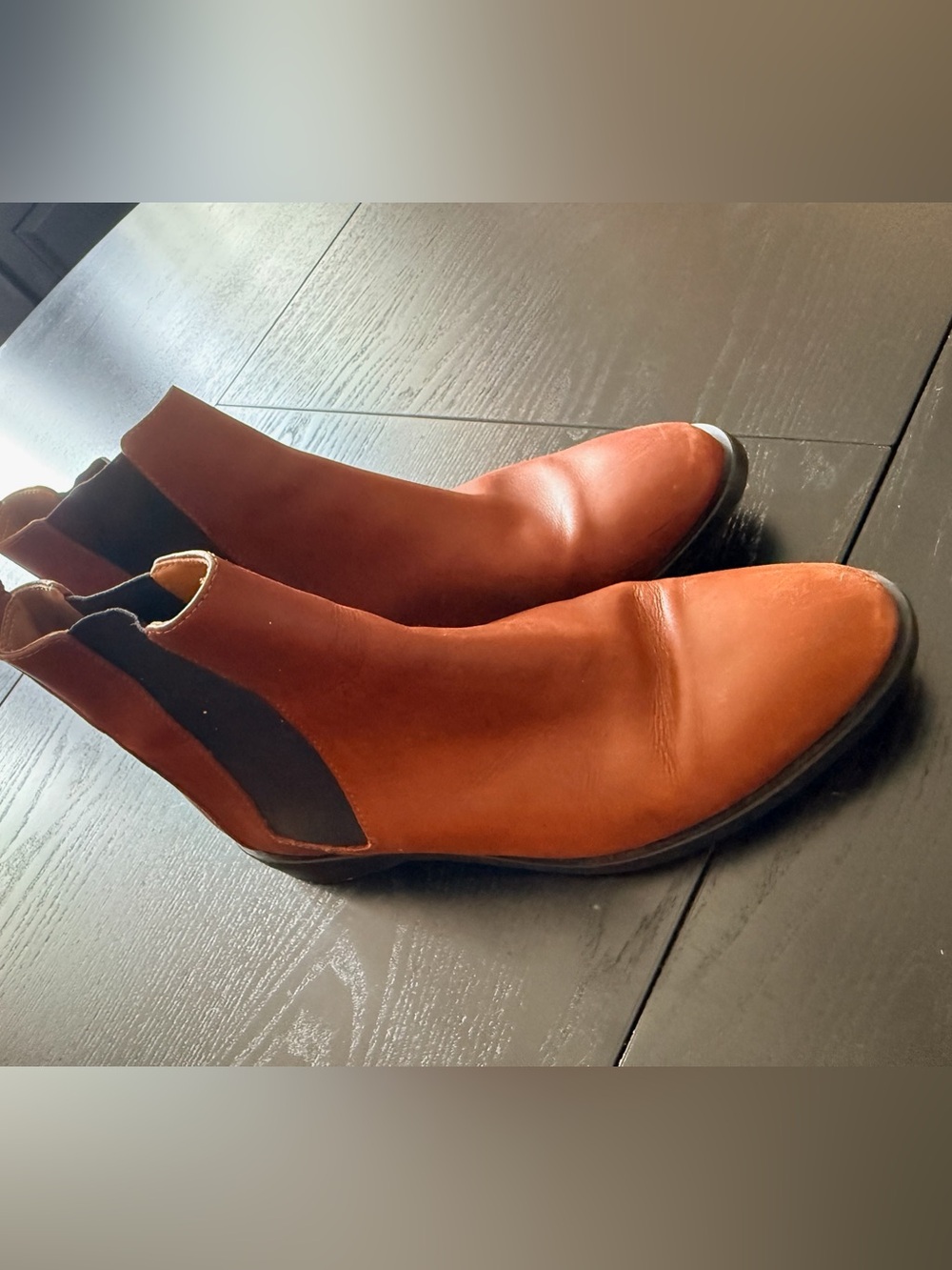 Everlane Women's Tan Leather Chelsea Booties